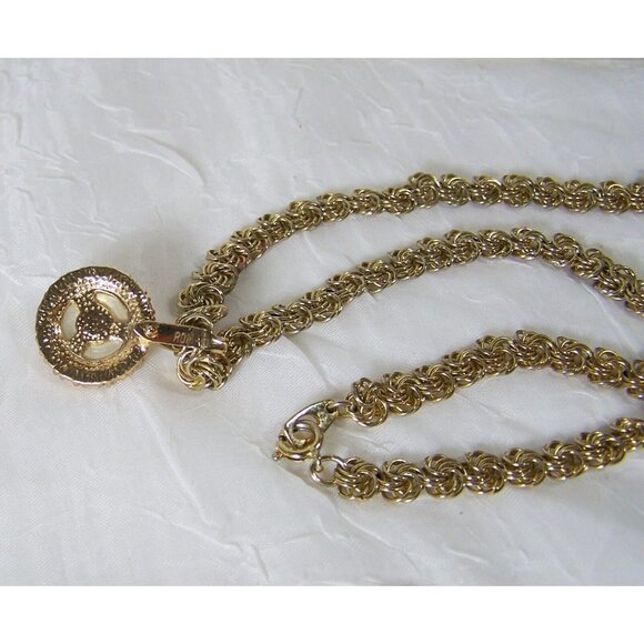 Vintage Roman Signed Necklace Faux Pearl Pendant Beautiful Flat Chain Style 24" - Picture 3 of 5